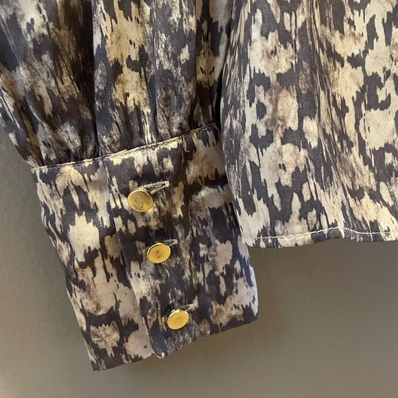 H&M Gray Patterned Women's Top - Picture 2 of 5